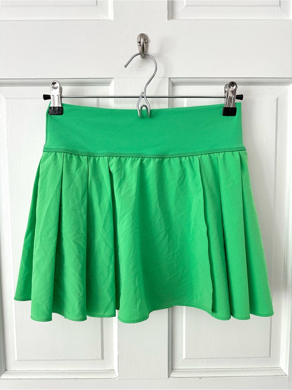 Offline by Aerie Bright Green Pleated Tennis Skort Game Set Match Graphic Size M